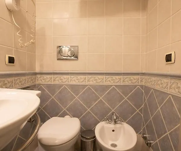 Duelle Vatican בית הארחה 4*